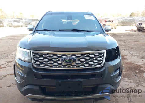 2017 Ford Explorer Platinum z USA, uszkodzony, nr VIN 1FM5K8HT8HGD17505